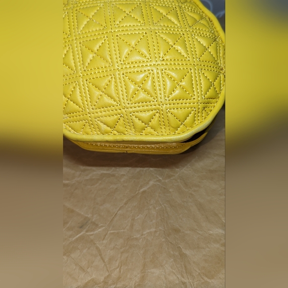 Kate Spade Wing It Pineapple Purse EUC - Picture 8 of 11